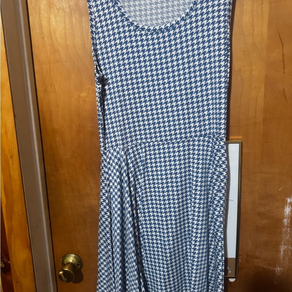 LuLaRoe Blue and White Houndstooth Pattern